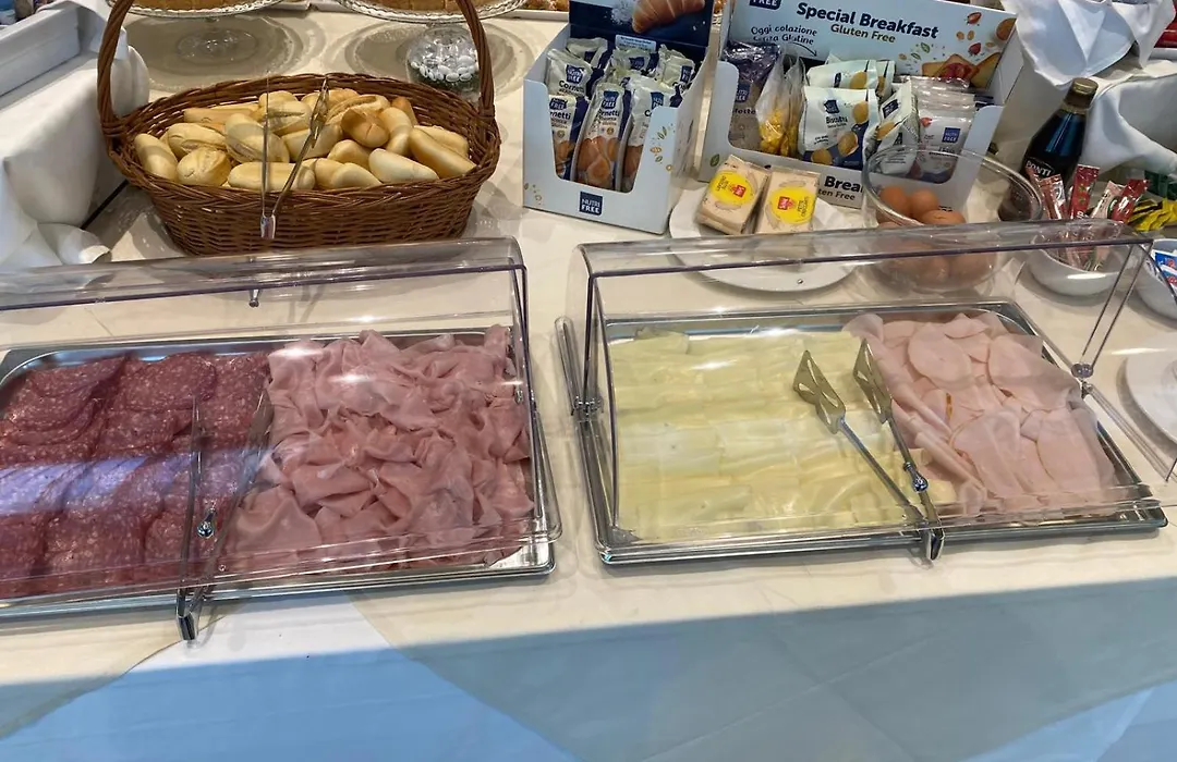Hotel Caraibi - Breakfast Until 11-00&Dinner-Mirabilandia Partner-1