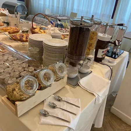Hotel Caraibi - Breakfast Until 11-00&Dinner-Mirabilandia Partner-3