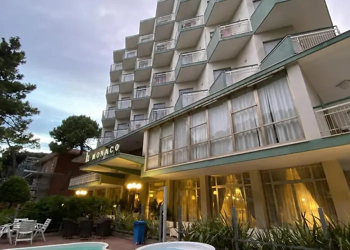 Hotel Monaco - parcheggio incluso e piscina - min 2 gg Milano Marittima